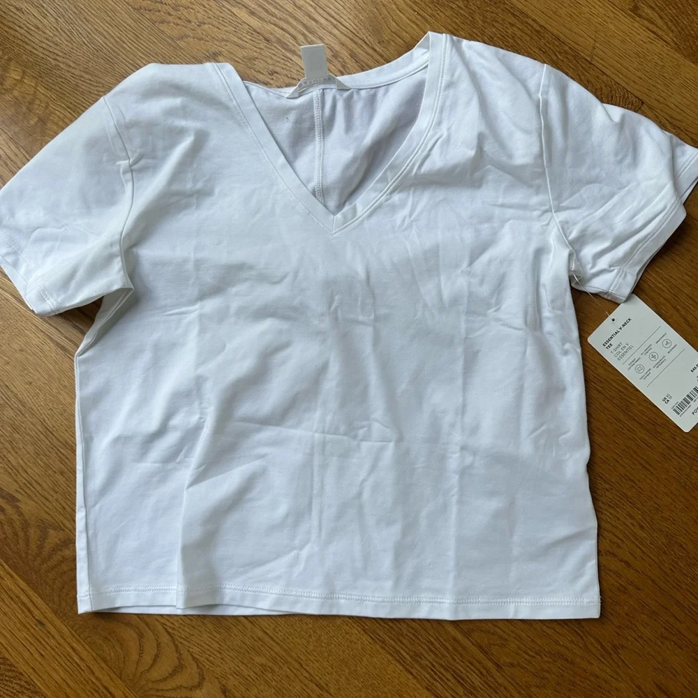 Brand new athelta xs tee white  with tags - Picture 6 of 6